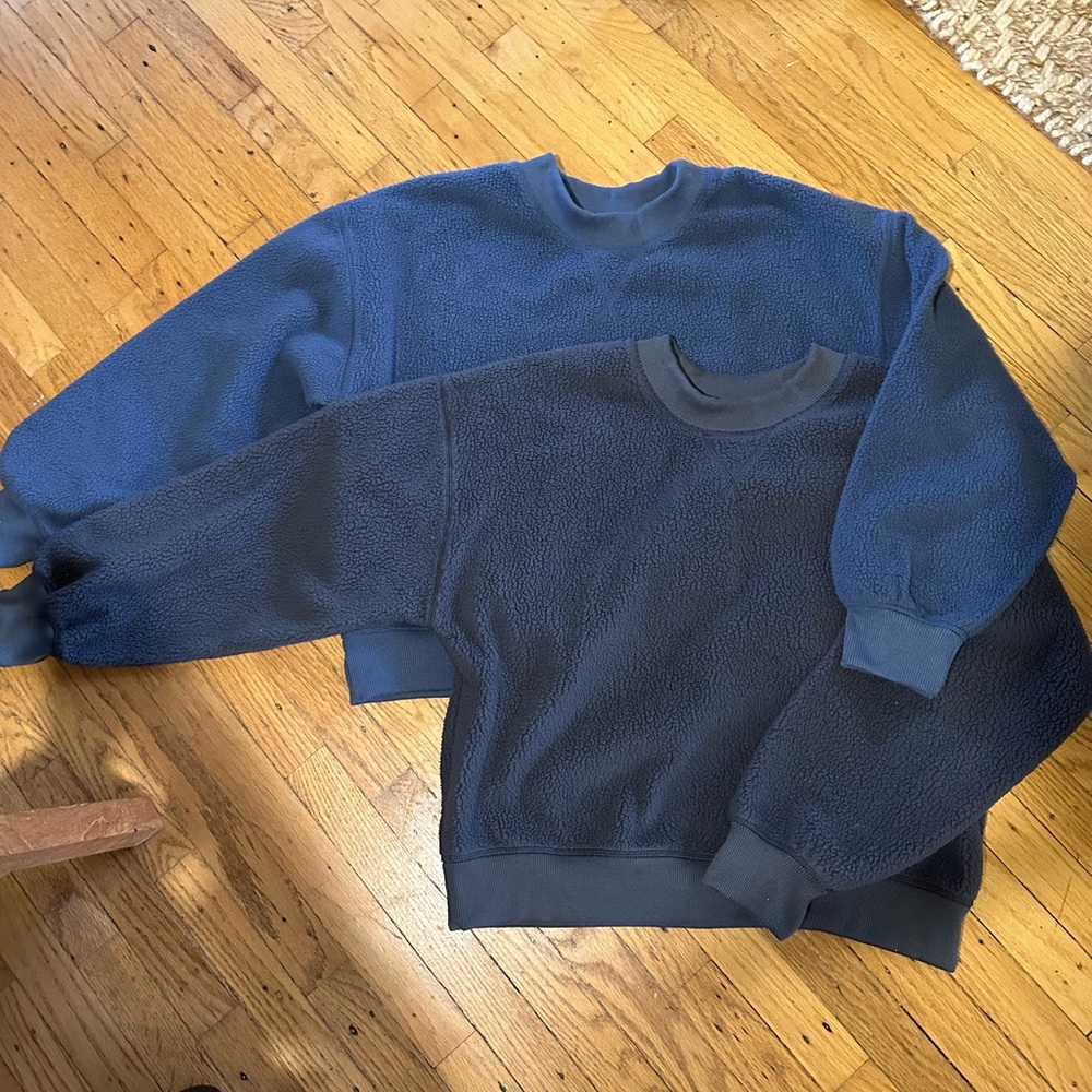 Unisex Blue & Gray fleece Sweat shirts size M COZY! Roomy slightly cropped